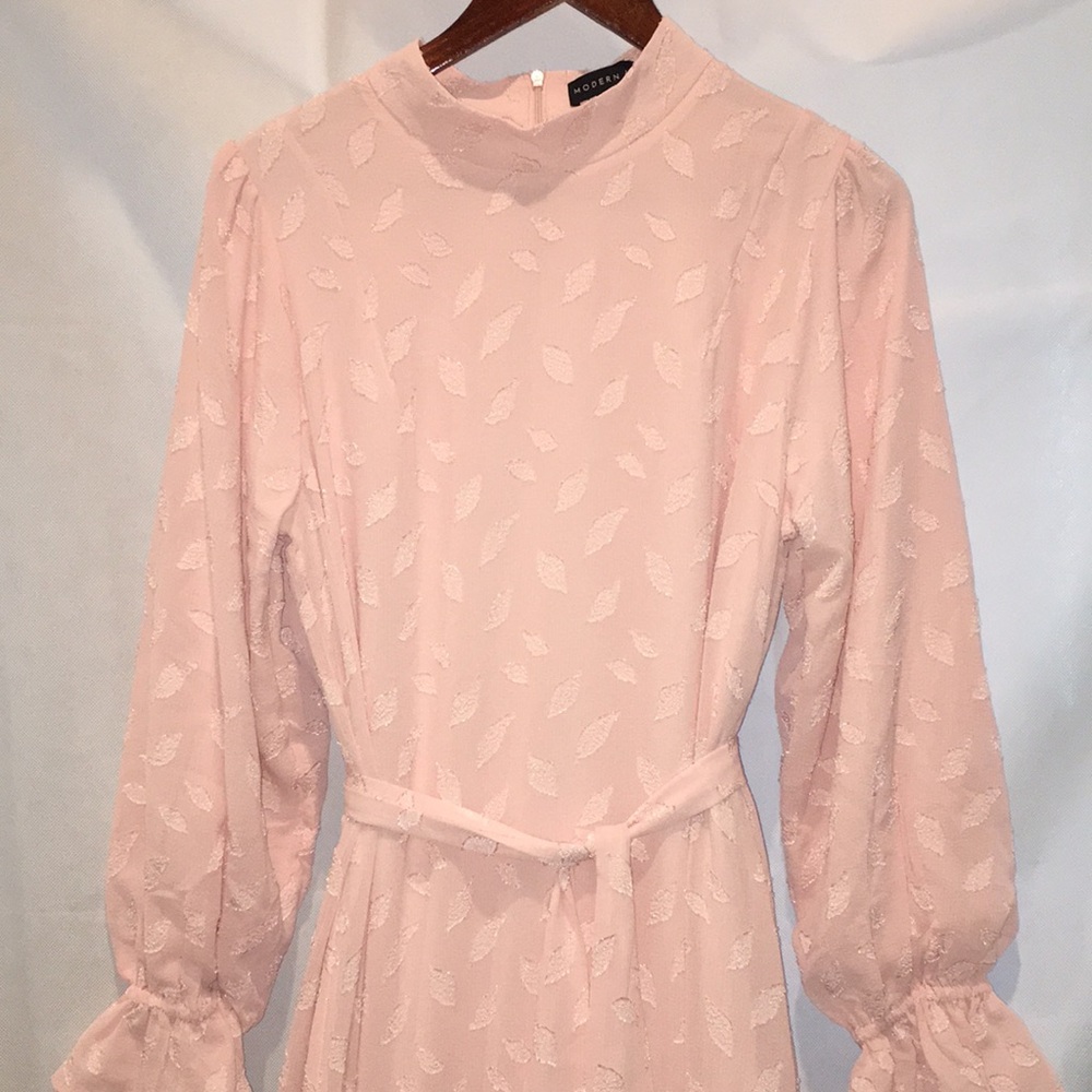 Pink Leaf-Texture Maxi Dress